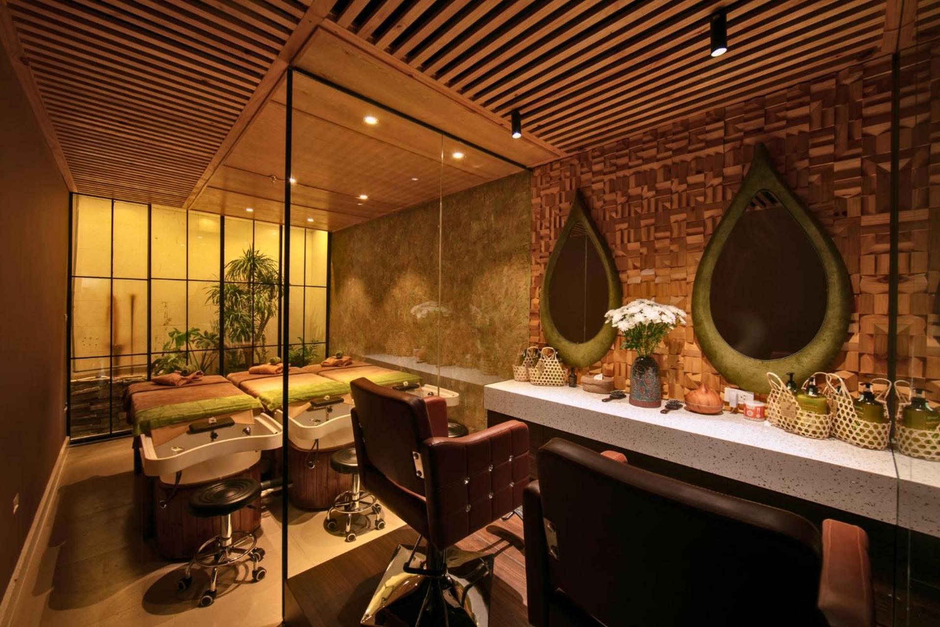 Hotel Brilliant Nature & Hanoi